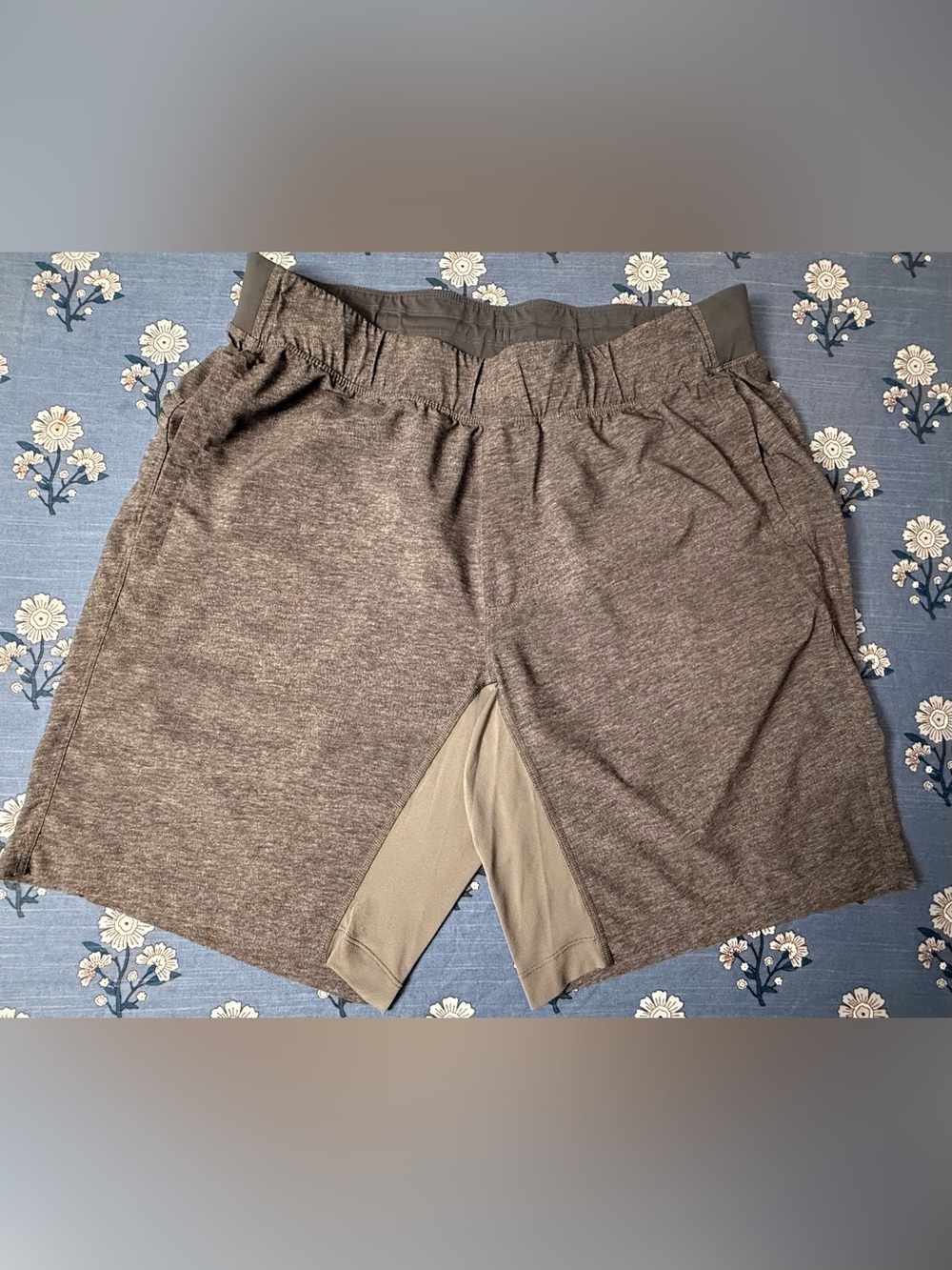 Lululemon T.H.E. Short 9” Linerless – Men’s XL – Heathered Gray Deep Coal - GUC
